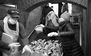 Feeding the Needy : Homeless : Street Life : New York : Personal Photo Projects : Photos : Richard Moore : Photographer